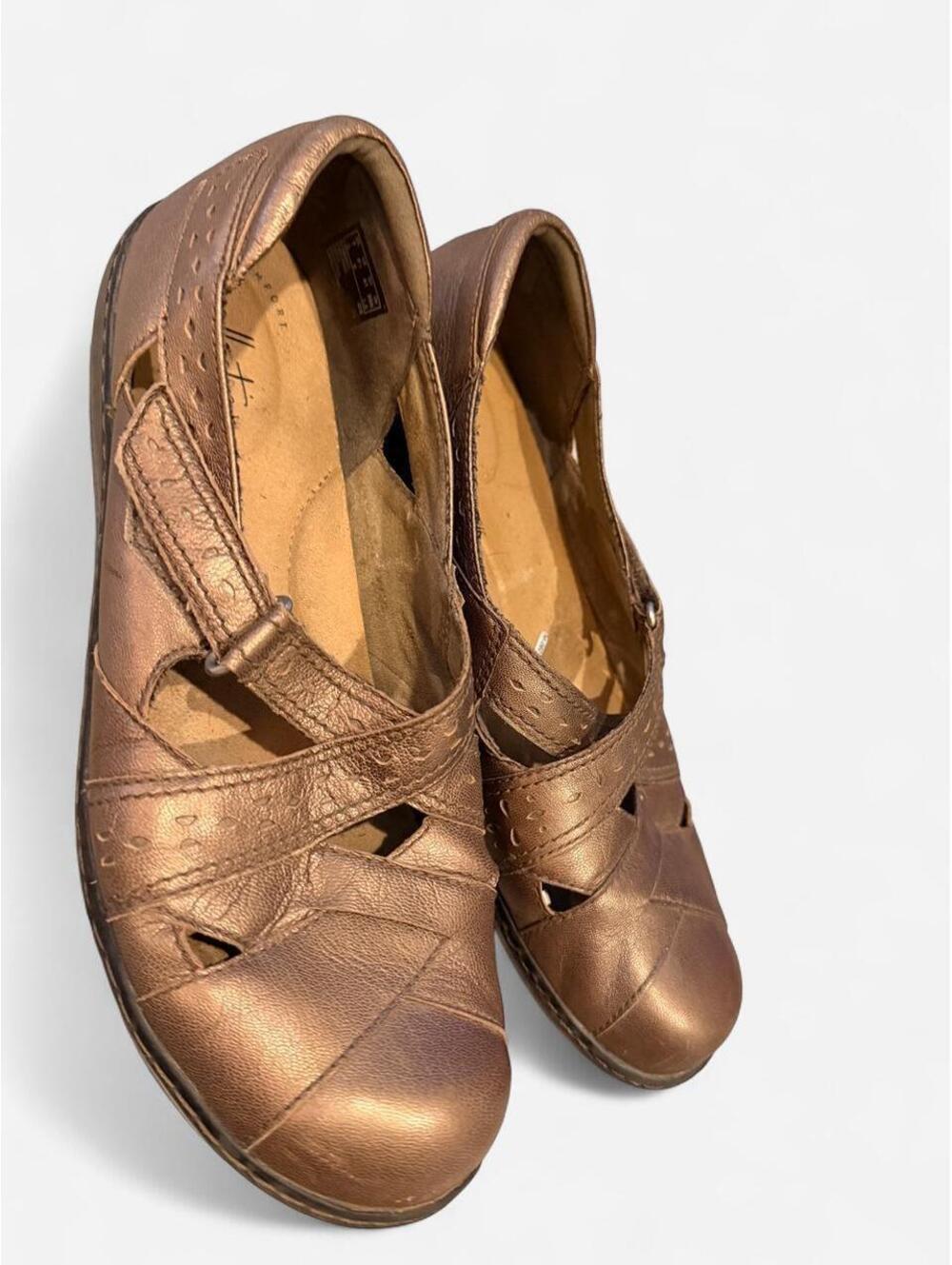 Clarks Women's Gold and Brown Loafer